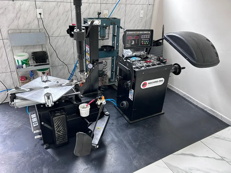 Equipamento de alinhamento e balanceamento da Neto' Car